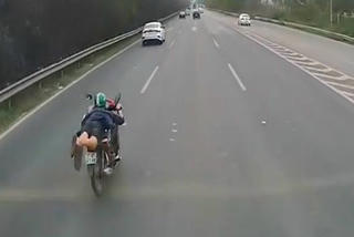 Danh tính nam thanh niên nằm yên xe máy vượt đầu ô tô trên Đại lộ Thăng Long