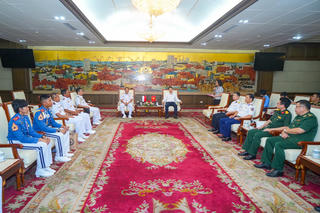 Tàu hải quân Indonesia thăm xã giao TP Hải Phòng