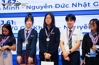 Học sinh Hanoi Toronto School chinh phục nghệ thuật tranh biện