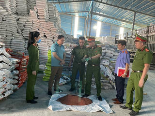 Thanh Hóa: Thu giữ hơn 13 tấn phân bón giả