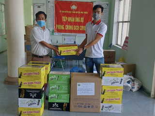 CQĐD miền Trung Tây Nguyên Báo PLVN phối hợp cùng Trường sinh Group hỗ trợ 3 điểm nóng chống dịch Covid-19 tại Gia Lai