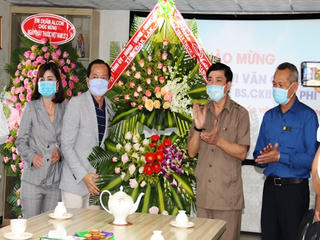 Bí thư Tỉnh uỷ Đắk Lắk yêu cầu quan tâm đến công tác đào tạo cho nhân viên y tế