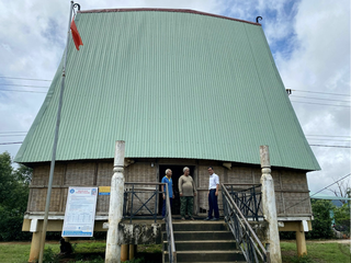 “Nhạc trưởng” của phong trào xây dựng nông thôn mới thôn Đăk Mút 