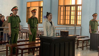 Gia Lai: Hoãn phiên tòa xét xử vụ "nữ quái" lừa đảo chiếm đoạt tài sản