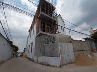 Rơi giàn giáo nhà anh rể, em vợ tử vong 