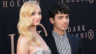 Sophie Turner mang thai con đầu lòng