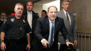 Nhà sản xuất phim Harvey Weinstein bị kết tội cưỡng hiếp