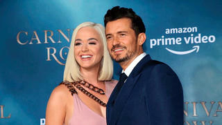 Katy Perry tiết lộ sẽ có con gái đầu lòng với  Orlando Bloom 
