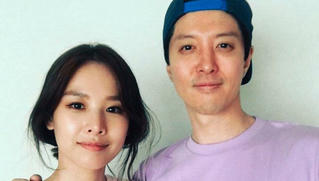 Lee Dong Gun & Jo Yoon Hee 'đường ai nấy đi' sau 3 năm hôn nhân