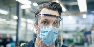 Dịch Covid-19 sáng ngày 2/11: Anh bắt đầu đánh giá về vắc-xin ngừa Covid-19 của AstraZeneca, các nước châu Âu tiếp phong tỏa