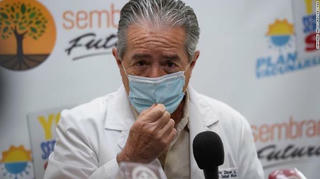 Bộ trưởng Y tế Ecuador từ chức chỉ trích về chương trình tiêm vắc-xin