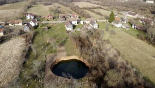 “Hố tử thần” xuất hiện sau cơn địa chấn gây chết người tại Croatia