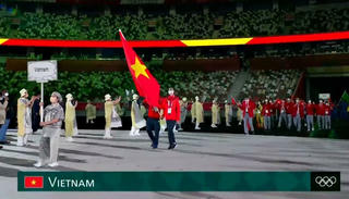 Xúc động trước giây phút lá cờ Việt Nam tung bay trong kỳ vận hội Olympic 2020