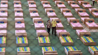 Thái Lan cấp tập dựng bệnh viện dã chiến