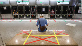 Không đeo khẩu trang, một người Anh bị tòa án Singapore phạt giam 6 tuần