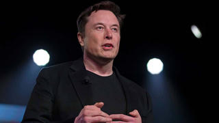 Elon Musk sẽ cấy chip vào não người năm 2022