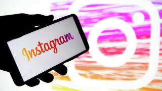 Người dùng Nga chính thức phải "chia tay" Instagram 