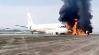 Máy bay chở hơn 120 người bốc cháy sau khi trượt khỏi đường băng ở Trung Quốc