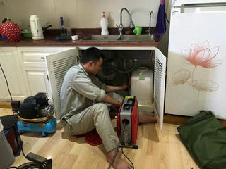 Sập bẫy chiêu trò ‘lừa đảo’ trong dịch vụ thông tắc bồn cầu 