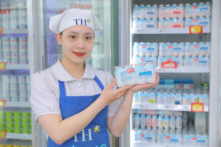 Sữa Uống Lên Men TH true YOGURT PROBIOTICS ít đường – Tăng đề kháng và hỗ trợ tiêu hóa cho cả gia đình