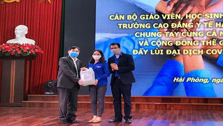 Nhiều cán bộ, sinh viên trường Cao đẳng Y tế Hải Phòng tình nguyện tham gia chống dịch Covid-19