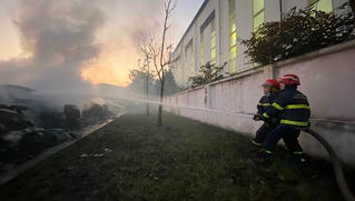 Cháy 5 xe đầu kéo tại KCN Minh Phương- Đình Vũ, Hải Phòng