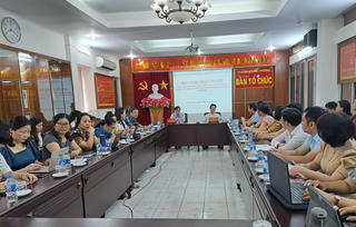 Bồi dưỡng kiến thức về xây dựng Đảng cho phóng viên, biên tập viên 