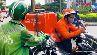 TP.HCM: Shipper được hoạt động trở lại tại "vùng đỏ" từ 30/8