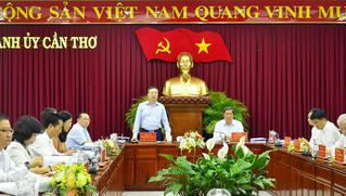 Kiểm tra công tác tổ chức, chỉnh đốn đảng tại Cần Thơ