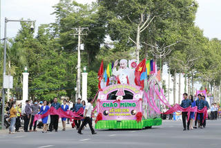 Lễ hội Sen Đồng Tháp lần thứ I thu hút hơn 100.000 lượt khách 