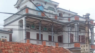 Gã “giang hồ” cầm dao truy sát cả nhà anh trai rồi nhảy lầu tự tử