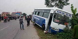 Xe khách va chạm xe máy, 2 người tử vong tại chỗ