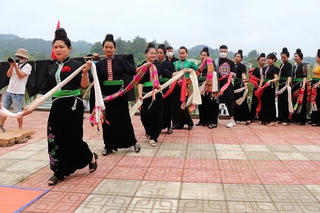 Lễ hội Kin Pang, giá trị nghệ thuật đặc sắc của dân tộc Thái đen Lai Châu 