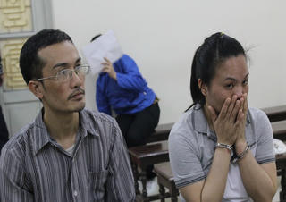 Đôi vợ chồng “siêu lừa” lĩnh án