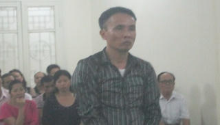 Cầm dao giết người, hung thủ “đổ lỗi” cho mẹ