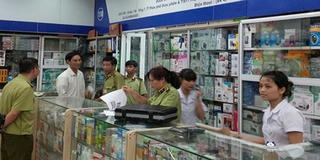 Giật mình chợ thuốc bán hàng không rõ nguồn gốc