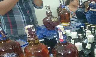 TP Hồ Chí Minh: Phát hiện dây chuyền sản xuất rượu giả