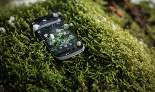 Land Rover ra mắt điện thoại thông minh