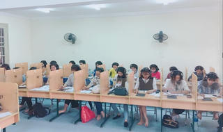 Sinh viên ngoại ngữ 'khóc dở, mếu dở' thực tập cuối khóa