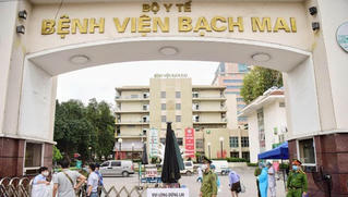 Ngoài Bệnh viện Bạch Mai, Công ty Trường Sinh còn cung cấp dịch vụ cho cơ sở y tế nào?