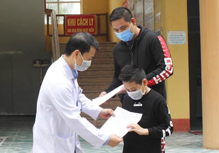  Thêm 1 bệnh nhân 11 tuổi nhiễm Covid-19 được công bố khỏi bệnh, 54 người có kết quả xét nghiệm âm tính ít nhất lần 1 