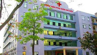 Cách ly 63 y bác sĩ Bệnh viện Phụ sản Hà Nội vì bệnh nhân 243