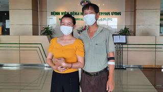 Bệnh nhân khỏi Covid-19: “Tôi xin lỗi những người đã vì tôi mà phải cách ly, đặc biệt là Bệnh viện Thận Hà Nội“