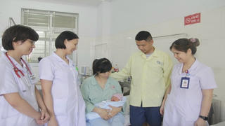 Thần kỳ đưa sản phụ mang thai lần 3 bị xoắn tử cung hiếm gặp thoát khỏi “cửa tử“