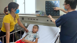 Bác sĩ BV Nhi TW khuyến cáo: Nắng nóng gia tăng các ca mắc viêm não ở trẻ nhỏ