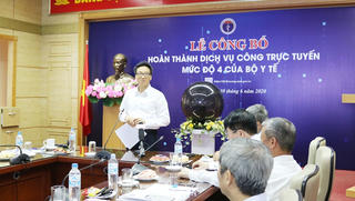 Phó Thủ tướng: “Yêu cầu chậm nhất đến 31/12/2020 bỏ hoàn toàn sổ y bạ giấy”