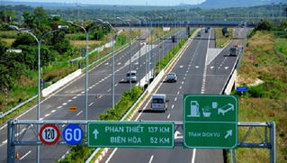Giảm 8,2% lượng phương tiện lưu thông qua các tuyến cao tốc trong 6 tháng đầu năm