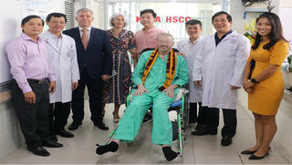 Nam phi công người Anh đã trở về quê hương trên chính chiếc máy bay mình từng cầm lái