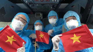 Chuyến bay đưa hơn 200 người Việt từ Nhật về nước đặc biệt như thế nào?