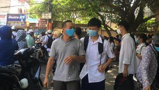 Kết thúc bài thi tổ hợp: Các thí sinh “thở phào” vì đề đễ